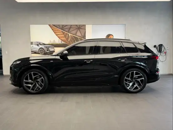 AUDI-Q6 E-TRON-100 KW ELÉTRICO PERFORMANCE BLACK QUATTRO AUDI-Q6 E-TRON-2025