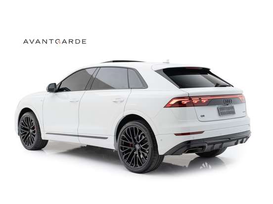 AUDI-Q8-2025