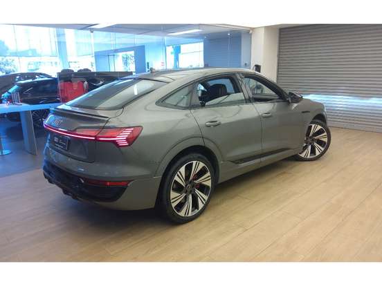 AUDI-Q8 E-TRON-55 ELÉTRICO PERFORMANCE BLACK QUATTRO AUDI-Q8 E-TRON-2023
