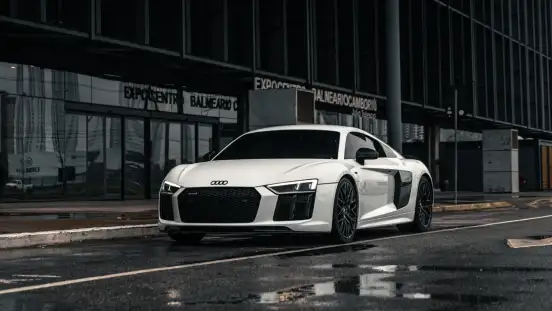 AUDI-R8-2017
