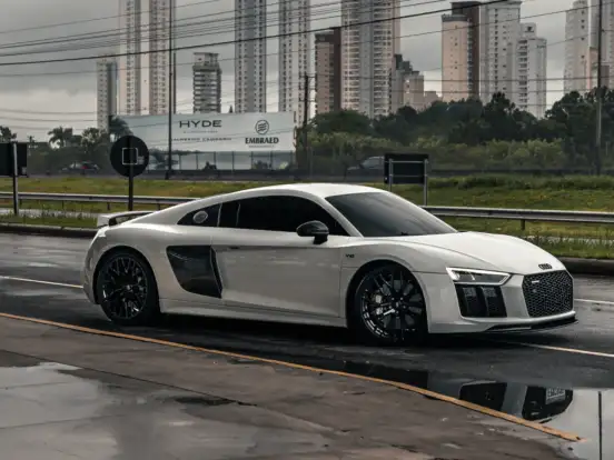 AUDI-R8-5.2 FSI COUPE PLUS QUATTRO V10 40V GASOLINA 2P S TRONIC AUDI-R8-2017