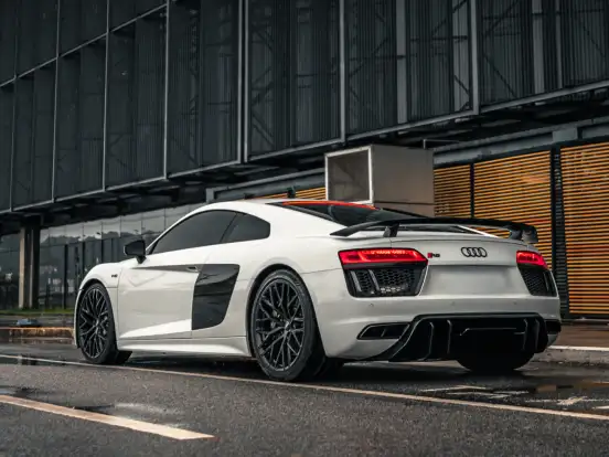 AUDI-R8-5.2 FSI COUPE PLUS QUATTRO V10 40V GASOLINA 2P S TRONIC AUDI-R8-2017