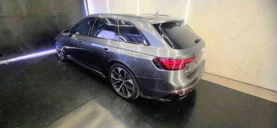 AUDI-RS4-2019
