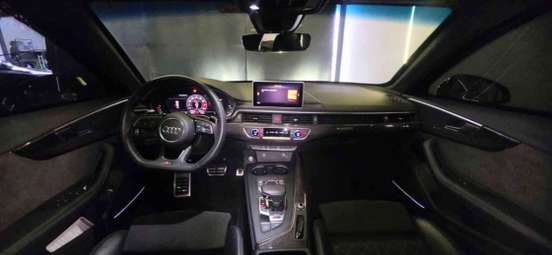 AUDI-RS4-2019
