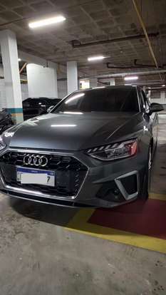 AUDI-A4-2022
