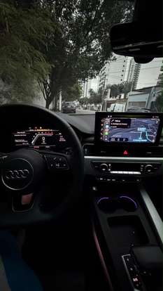 AUDI-A4-2022
