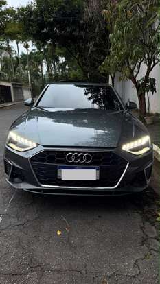 AUDI-A4-2022