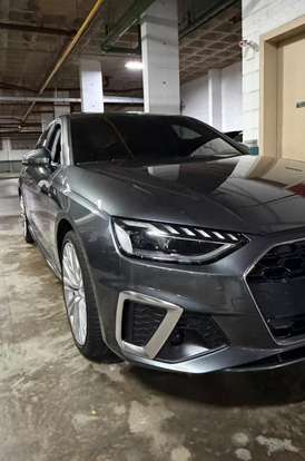AUDI-A4-2022