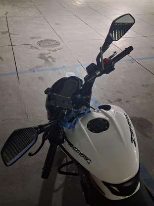 BAJAJ-DOMINAR NS200-2025