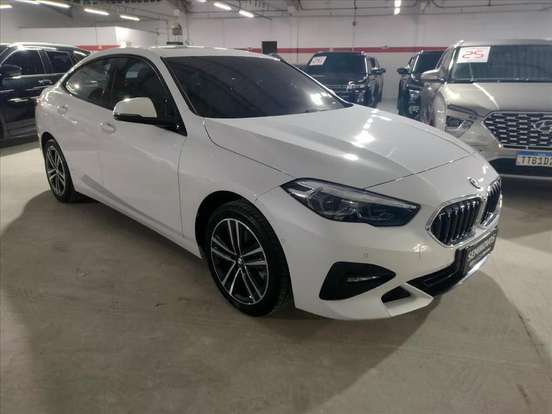 BMW-218i-2022
