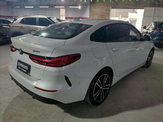 BMW-218i-2022
