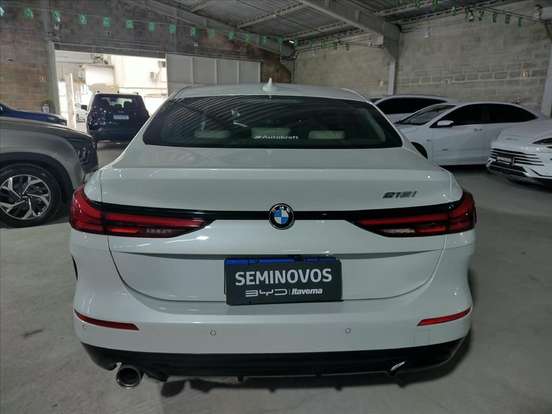 BMW-218i-2022