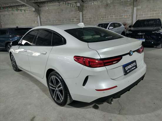 BMW-218i-2022