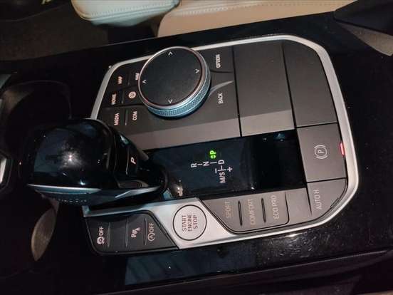 BMW-218i-2022