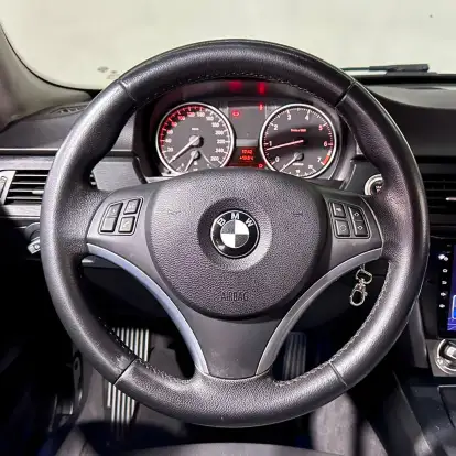 BMW-320i-2011