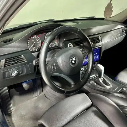BMW-320i-2011