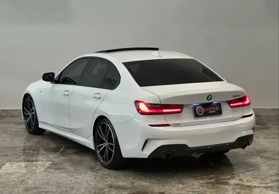 BMW-320i-2022