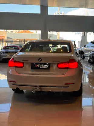 BMW-320i-2017