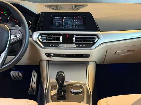 BMW-320i-2020