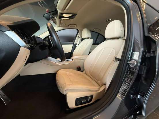 BMW-320i-2020