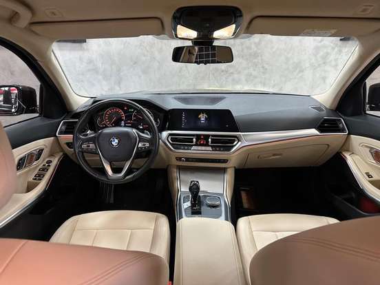 BMW-320i-2020