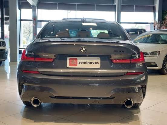 BMW-320i-2020