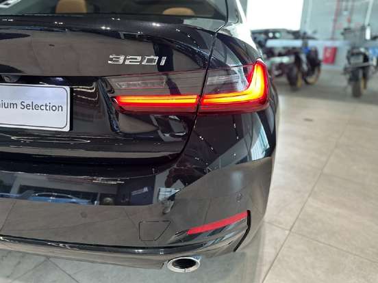 BMW-320i-2024
