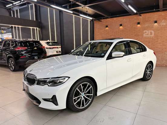 BMW-320i-2021