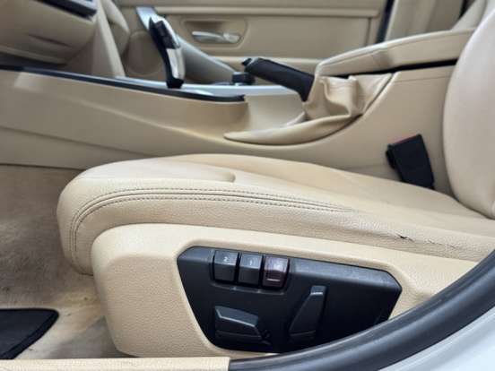 BMW-320i-2012