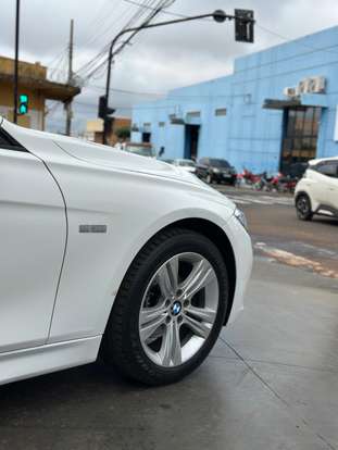 BMW-320i-2018