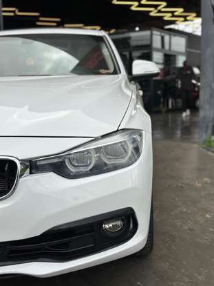 BMW-320i-2018