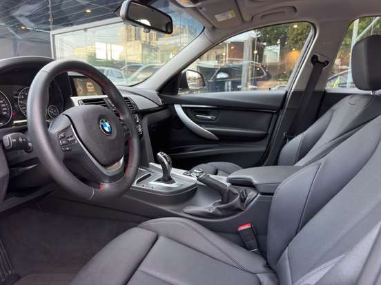 BMW-320i-2017