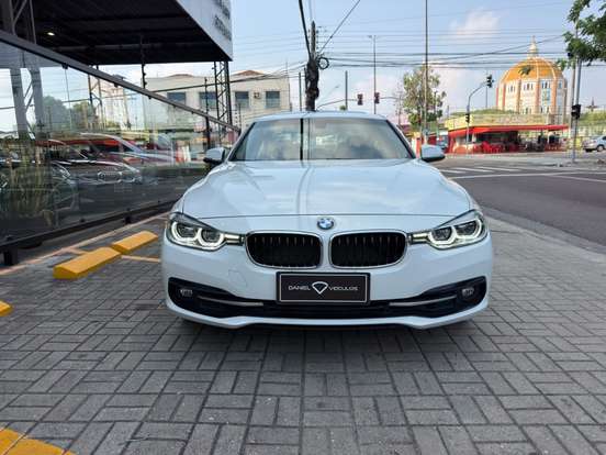 BMW-320i-2017