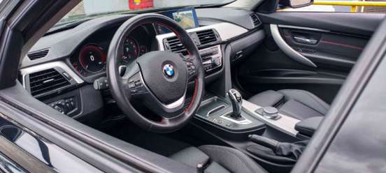 BMW-320i-2018