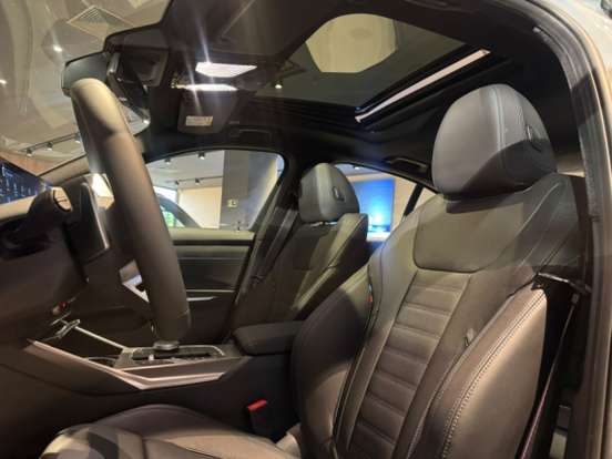 BMW-330e-2026