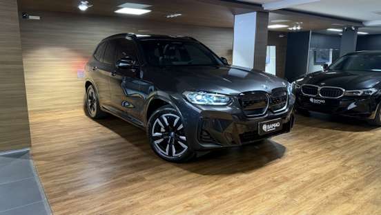 BMW-iX3-2023