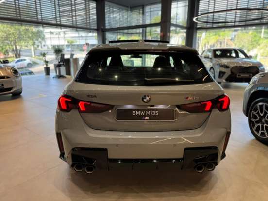 BMW-M 135i-2025