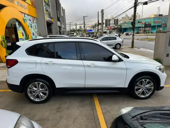 BMW-X1-2021
