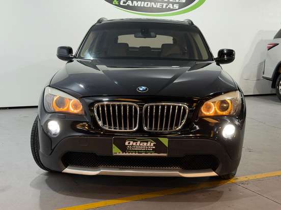 BMW-X1-2011