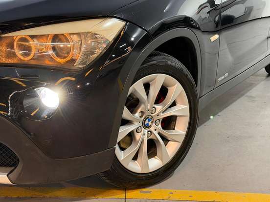 BMW-X1-2011