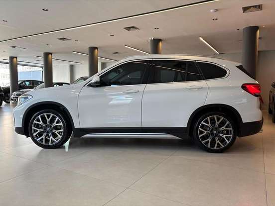 BMW-X1-2.0 16V TURBO ACTIVEFLEX SDRIVE20I X-LINE 4P AUTOMÁTICO BMW-X1-2022