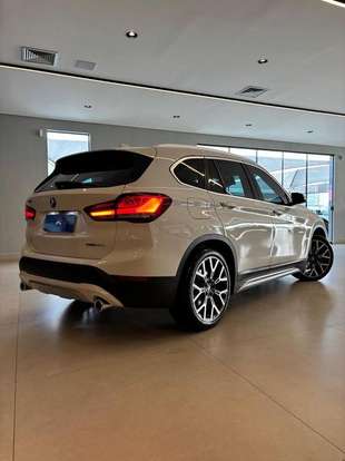 BMW-X1-2.0 16V TURBO ACTIVEFLEX SDRIVE20I X-LINE 4P AUTOMÁTICO BMW-X1-2022