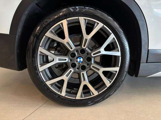 BMW-X1-2.0 16V TURBO ACTIVEFLEX SDRIVE20I X-LINE 4P AUTOMÁTICO BMW-X1-2022