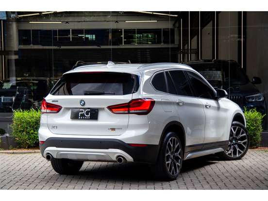 BMW-X1-2022