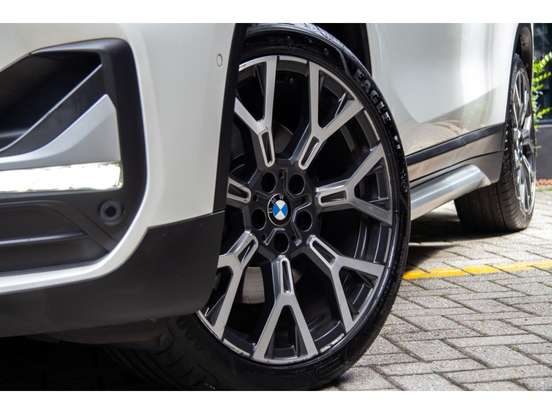 BMW-X1-2.0 16V TURBO ACTIVEFLEX SDRIVE20I X-LINE 4P AUTOMÁTICO BMW-X1-2022