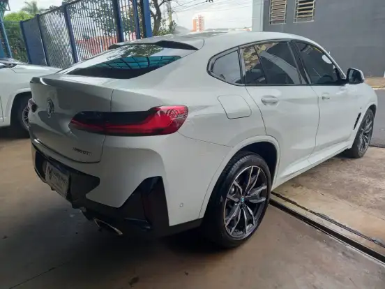 BMW-X4-2024