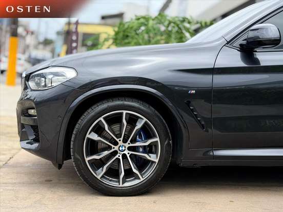 BMW-X4-2021