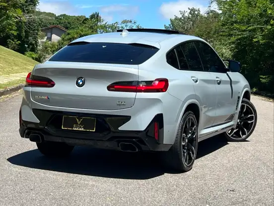 BMW-X4-2023