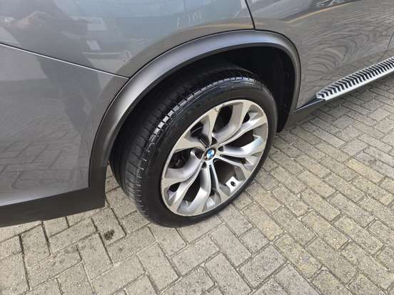 BMW-X5-2017