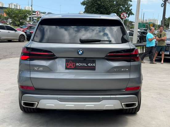 BMW-X5-2024